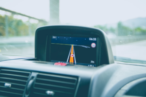 black vehicle GPS turned on — Foto por Alvaro Reyes na Unsplash