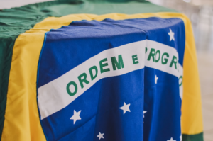 Brazillian flag — Foto por Rafaela Biazi na Unsplash